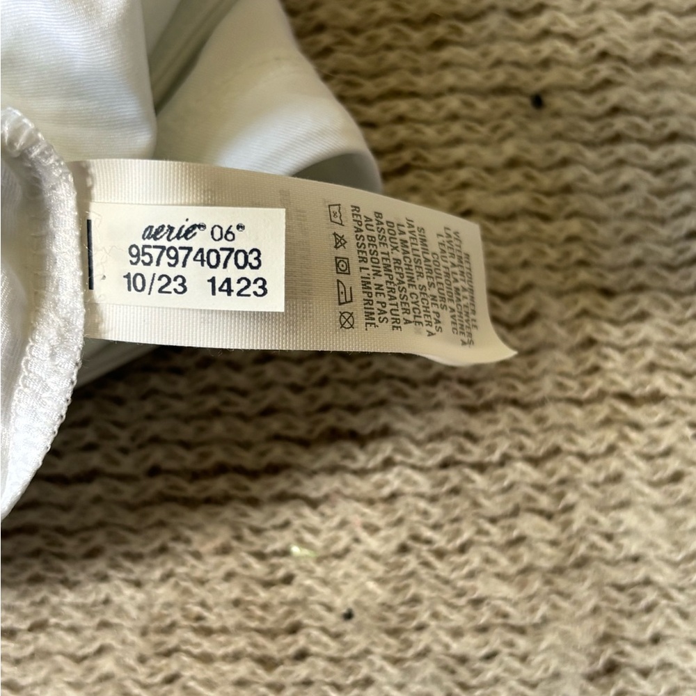 Offline by aerie Sweat Sesh White Scoop Neck Athletic Tank - Picture 6 of 6